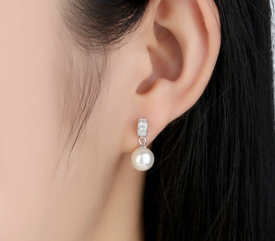 Shell Pearl Earrings