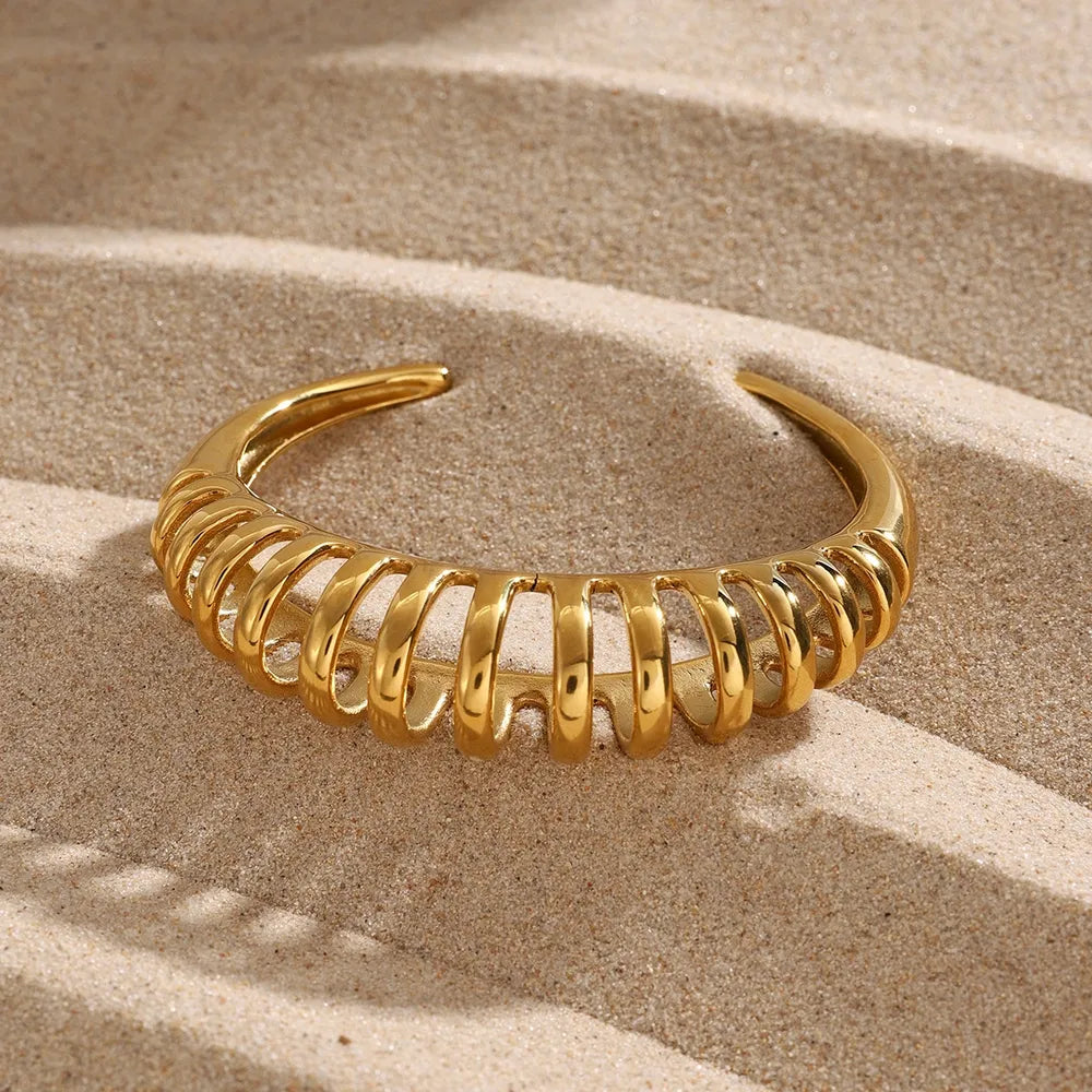 18K Gold Cutout Bracelet
