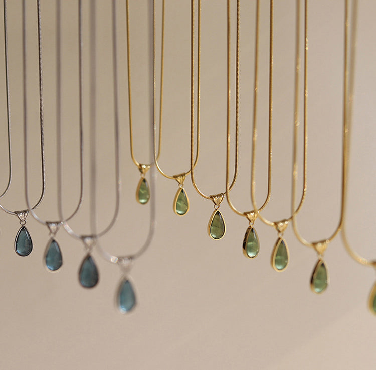 18K Gold Drop-shaped Gem-Necklace
