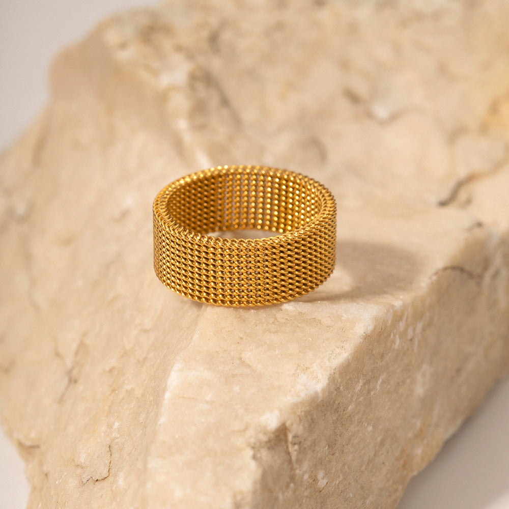18K Gold Exquisite Design Ring