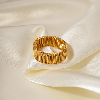 18K Gold Exquisite Design Ring