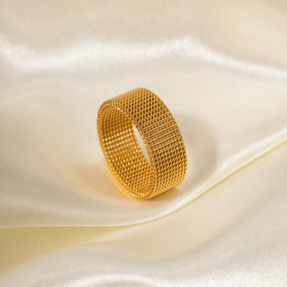 18K Gold Exquisite Design Ring