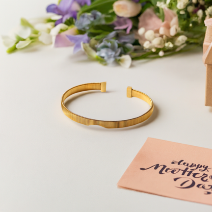 18k Gold Open T Bracelet