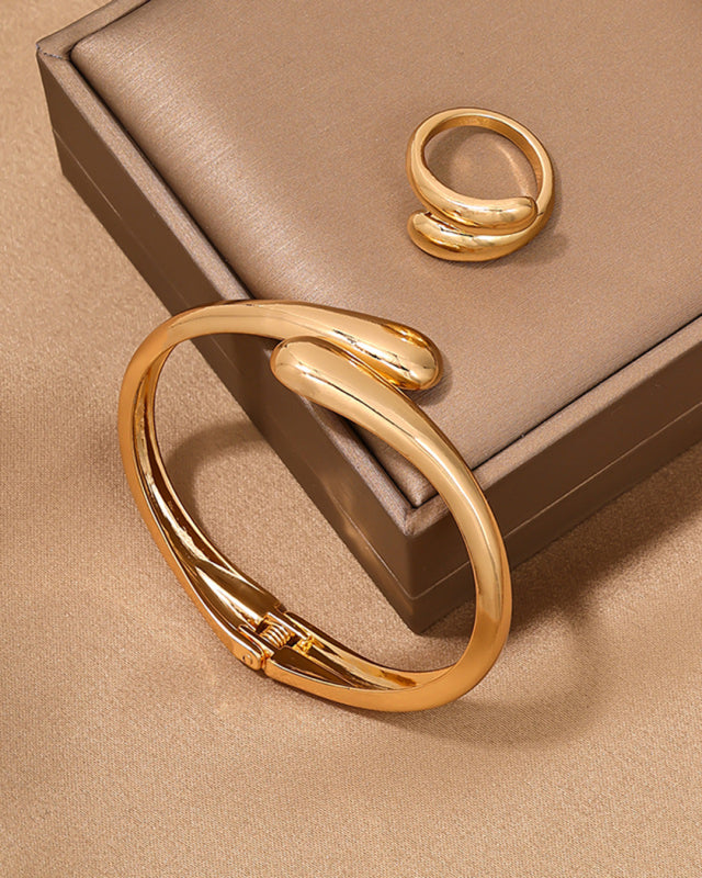 Smooth Gold Two-piece Ring and Bracelet Set