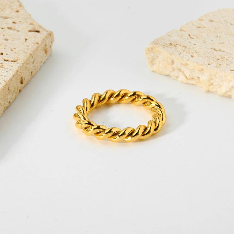 18K Gold Twist Ring