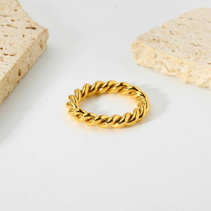 18K Gold Twist Ring