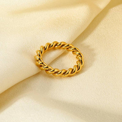 18K Gold Twist Ring